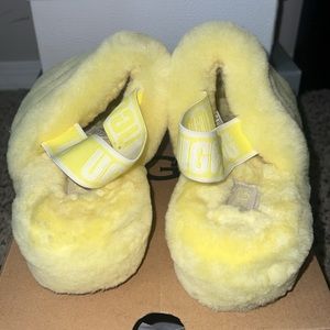 OUT OF STOCK
UGG Fluff Yeah logo strap slides in yellow